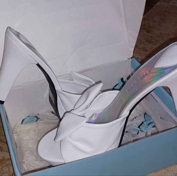 White Heels - Picture 5 of 7